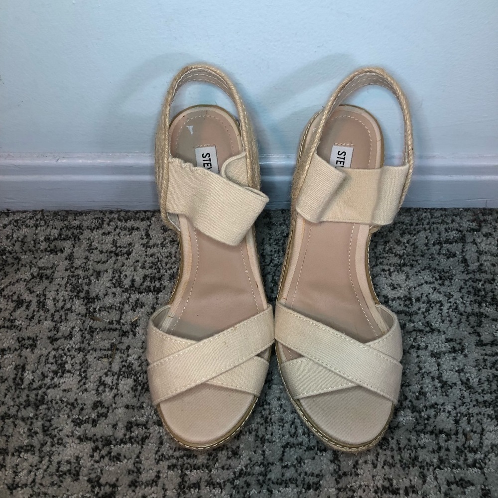 Steve Madden Cream Colored Espadrilles Wedge Sandals Size 9W
